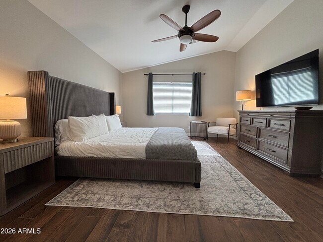 Building Photo - 2041 E Marquette Dr