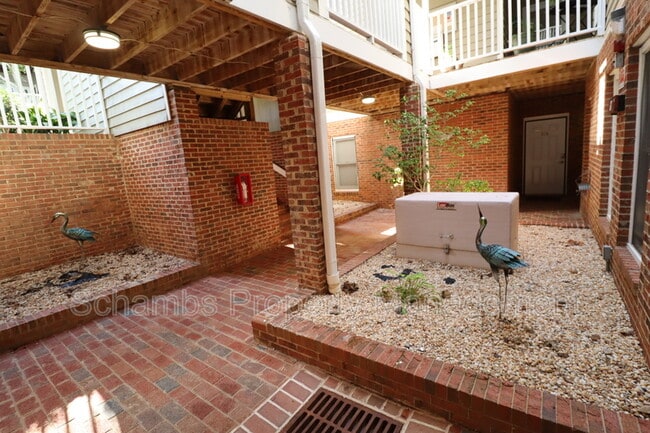 Building Photo - 510 Springfork Dr