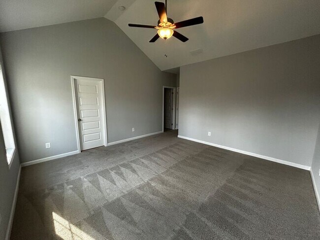 Building Photo - 1400 Pipeline Ave