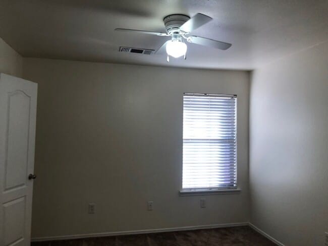 Building Photo - 3703 Eagle Crest Dr
