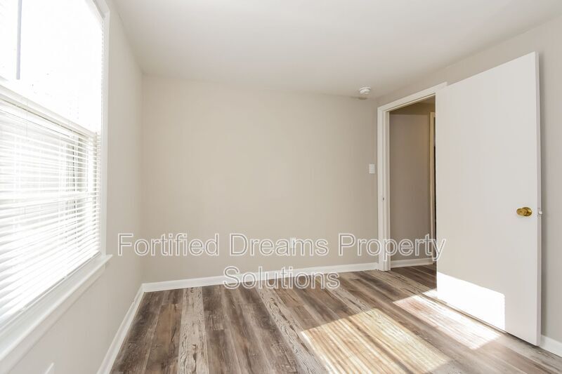 Building Photo - 4400 Voss Ave