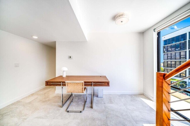 Building Photo - 2155 S Ocean Blvd