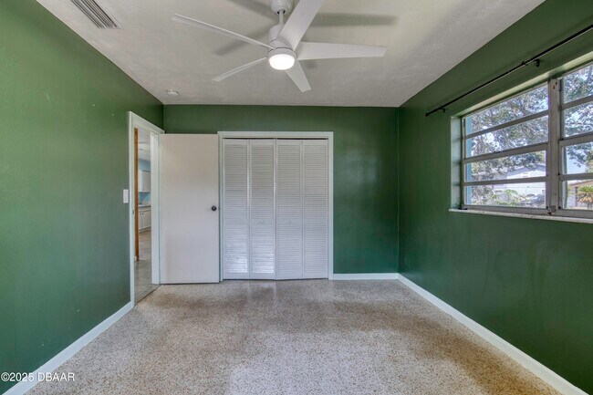 Building Photo - 1133 Bradenton Rd