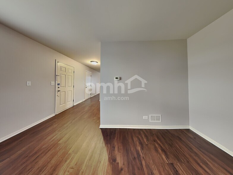 Building Photo - 528 Alyssa St