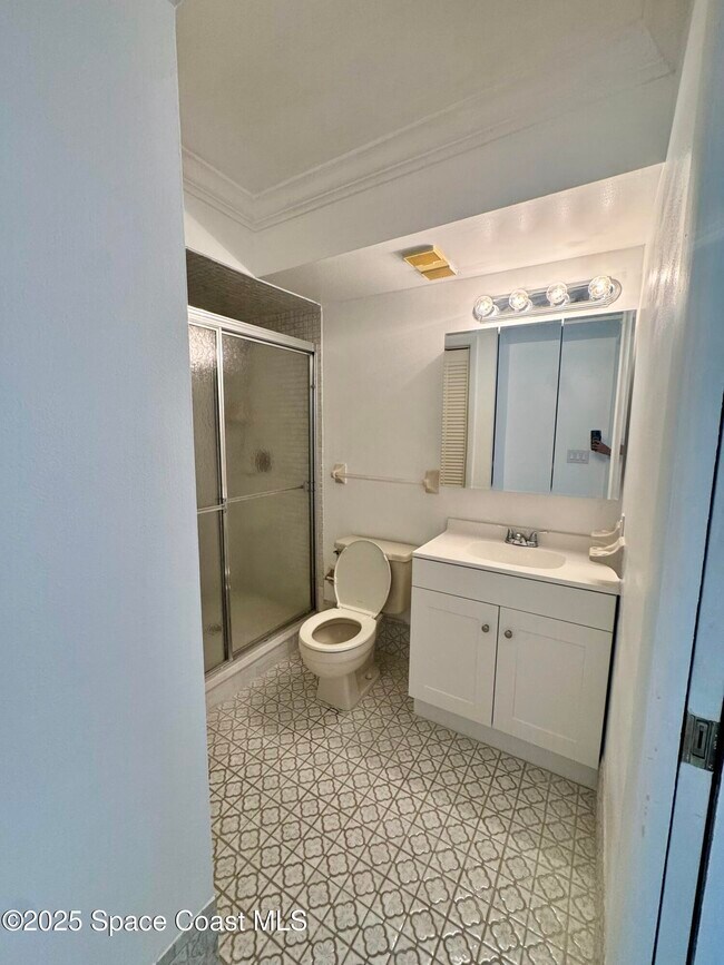 Building Photo - 2160 N Hwy A1A