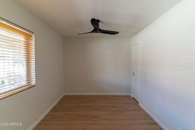 Building Photo - 4150 E Cactus Rd