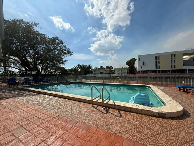 Building Photo - 1289 Marseille Dr