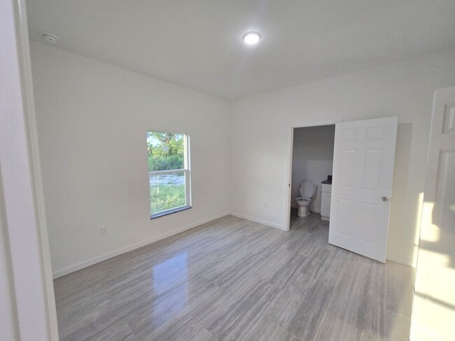 Building Photo - BRAND NEW 2/2/1- GREAT LEHIGH LOCATION