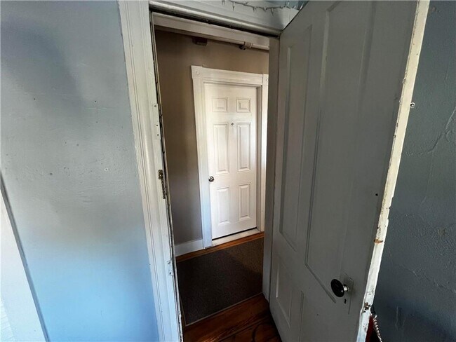 Building Photo - 235 Spring St