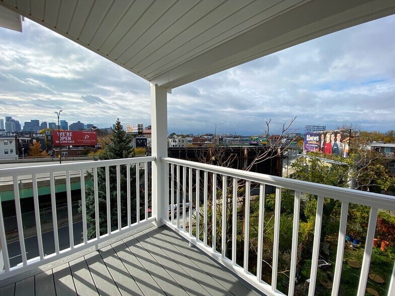 Building Photo - 134 Chelsea St