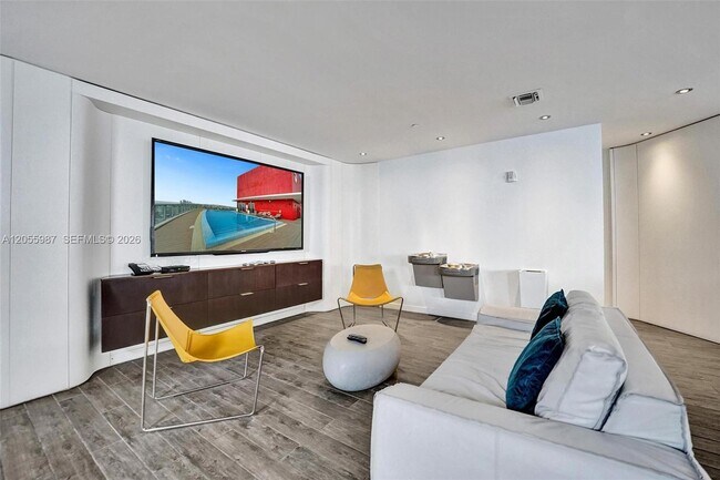 Building Photo - 2600 E Hallandale Beach Blvd