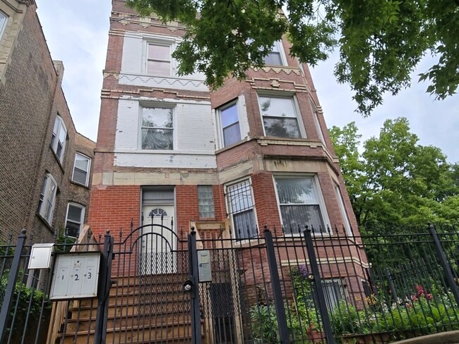 Primary Photo - 1258 N Kedzie Ave