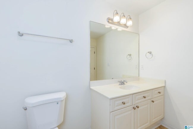 Building Photo - 2348 Ridgemont Dr