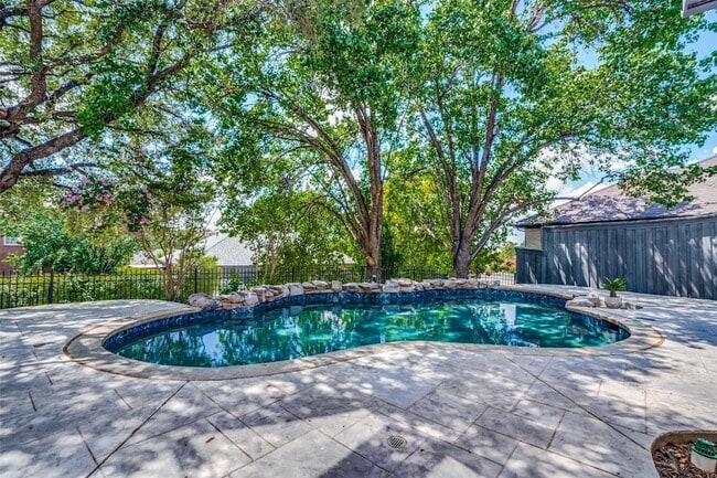 Building Photo - 200 Krohn Ct