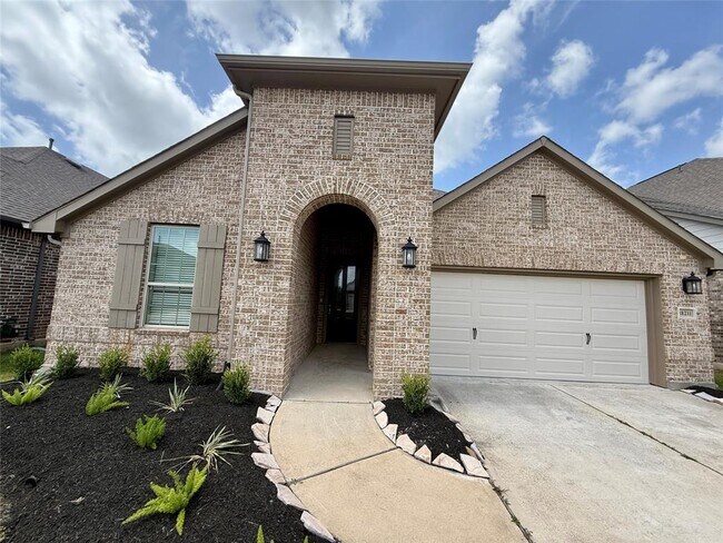 Building Photo - 18211 County Shores Ln