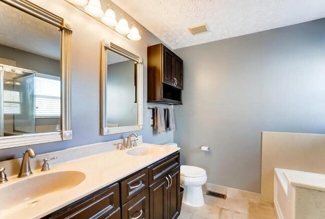 Building Photo - 9304 Prestwick Green Dr