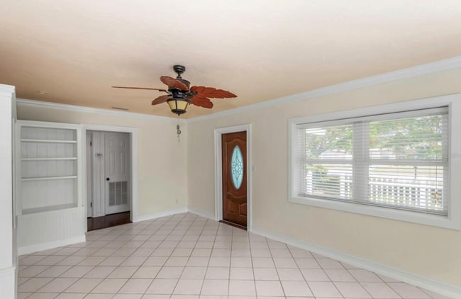Building Photo - 2132 Coronet Dr
