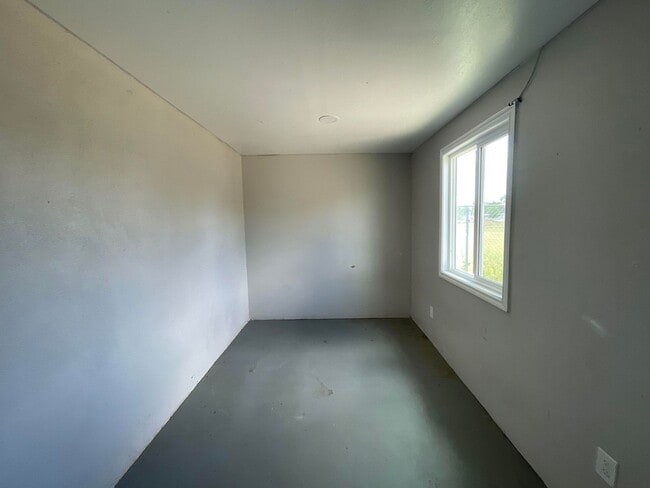 Building Photo - Recently Upgraded Two Bedroom One Bathroom...