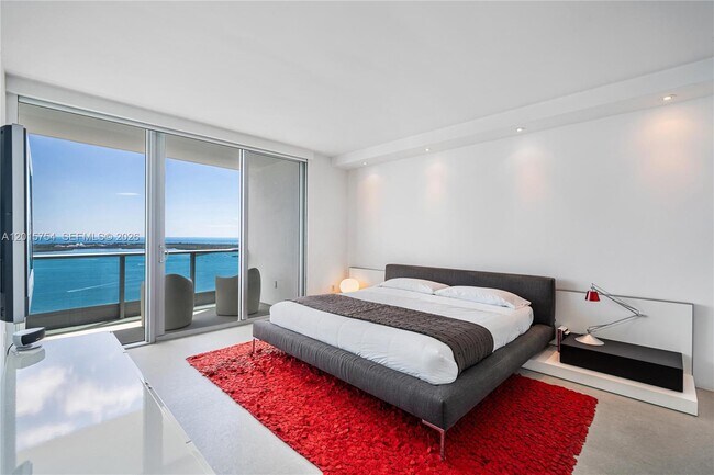 Building Photo - 1331 Brickell Bay Dr