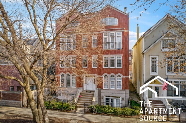 Building Photo - 2735 N Wayne Ave