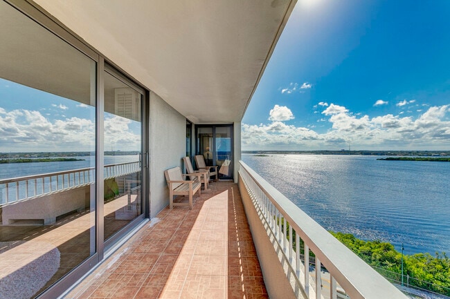 Building Photo - 5550 N Ocean Dr