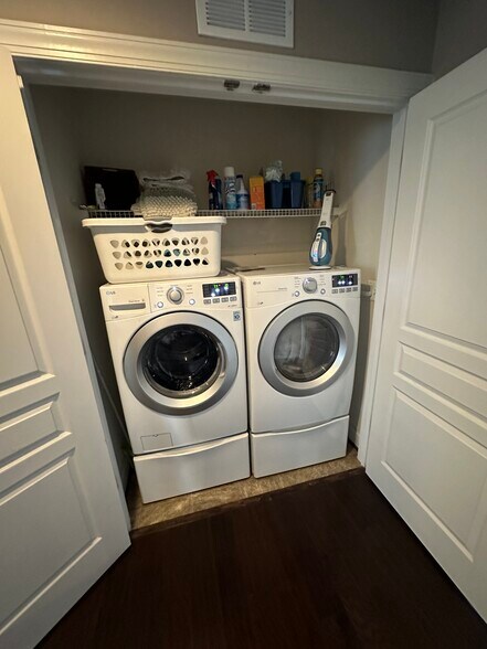 Laundry room - 16654 Danridge Manor Dr