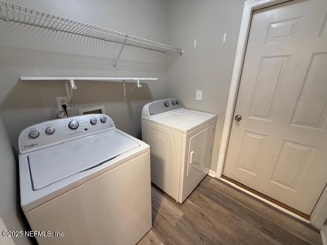 Building Photo - 830 LILAC S Loop