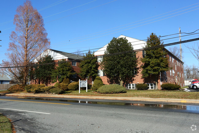 Primary Photo - Donna Jonnell Court
