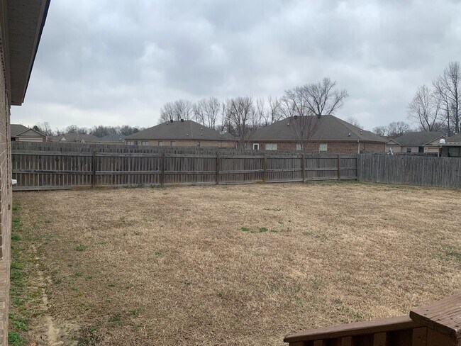 Building Photo - 2404 Canterbury Ct