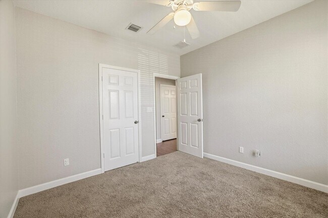 Building Photo - 3316 Calumet Dr