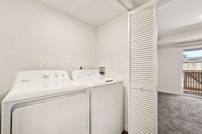 Building Photo - 1885 S Quebec Way