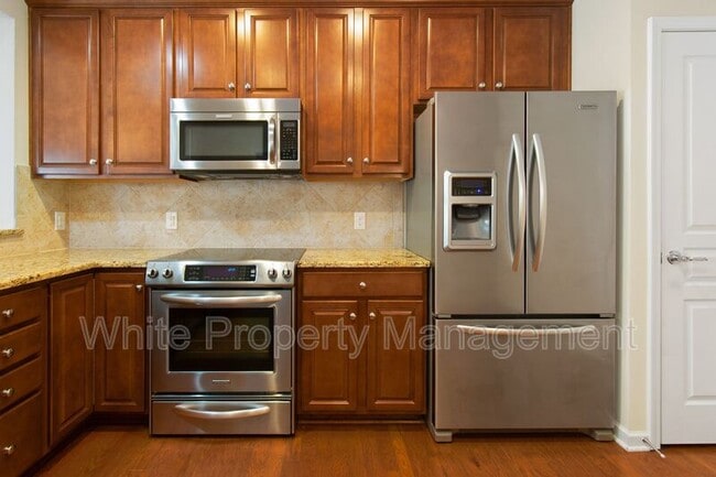 Building Photo - 15648 Canmore St