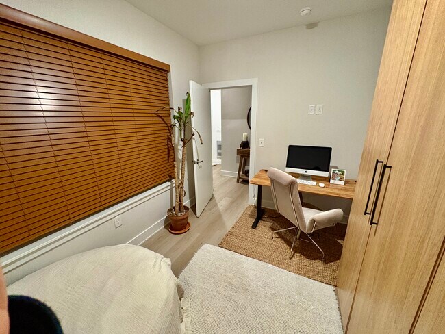 Building Photo - 7304 Pk Pl Ct