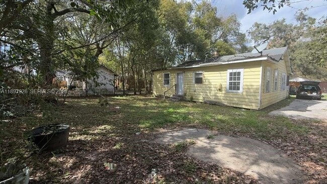 Building Photo - 2748 Broadway Ave