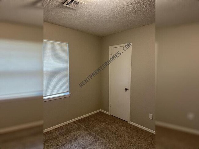Building Photo - 4909 Cinderella Dr