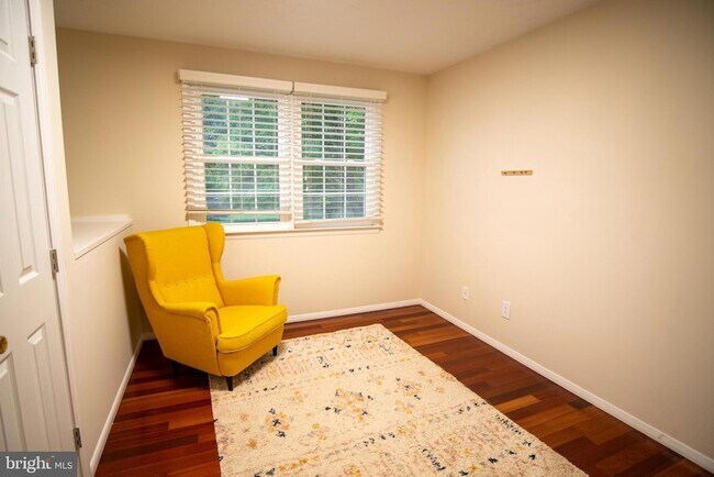Building Photo - 10038 Chatelaine Cir