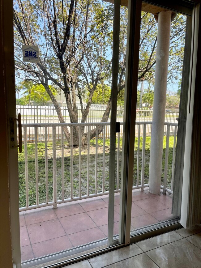 Building Photo - 17350 NW 67th Ave