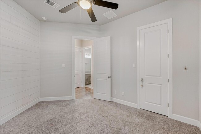 Building Photo - 112 Lockhart Lp