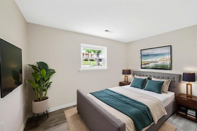 Building Photo - 383 Messina Dr