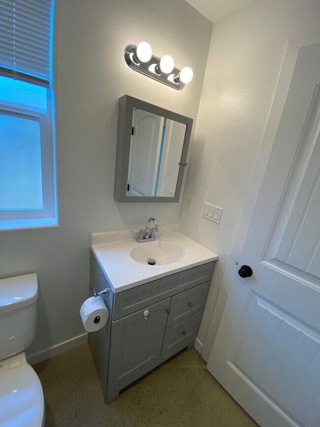 Building Photo - 1540 Park St