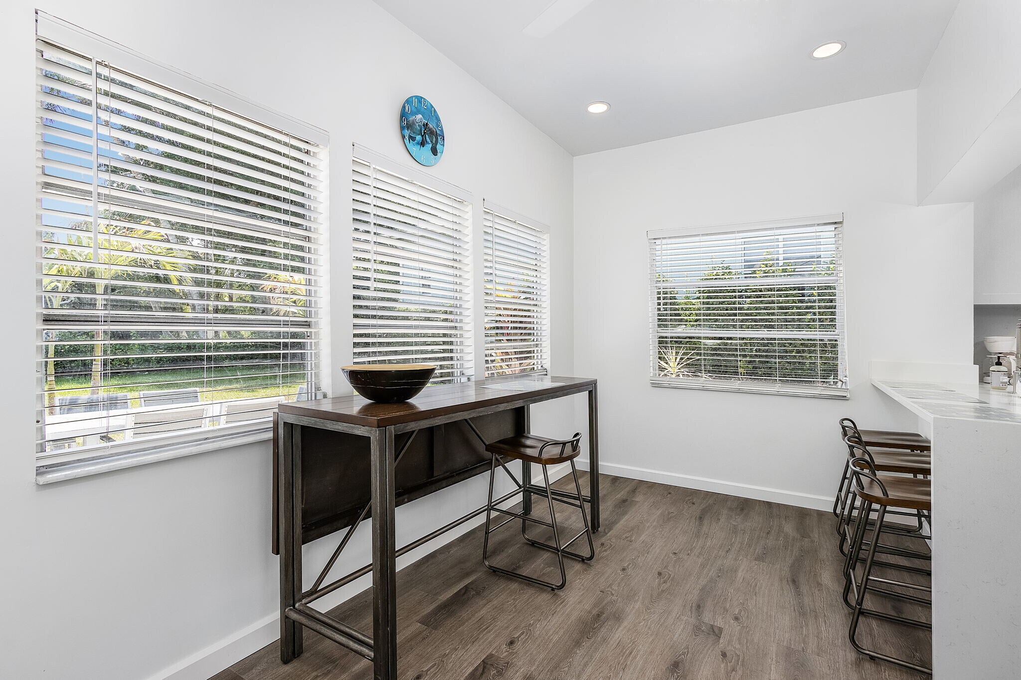 Building Photo - 9262 Vanderbilt Dr