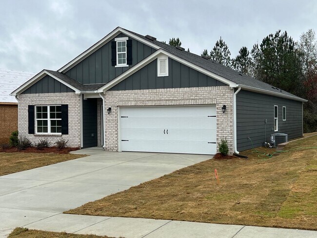 Building Photo - ***Special*** 50% Off the First Month Rent...