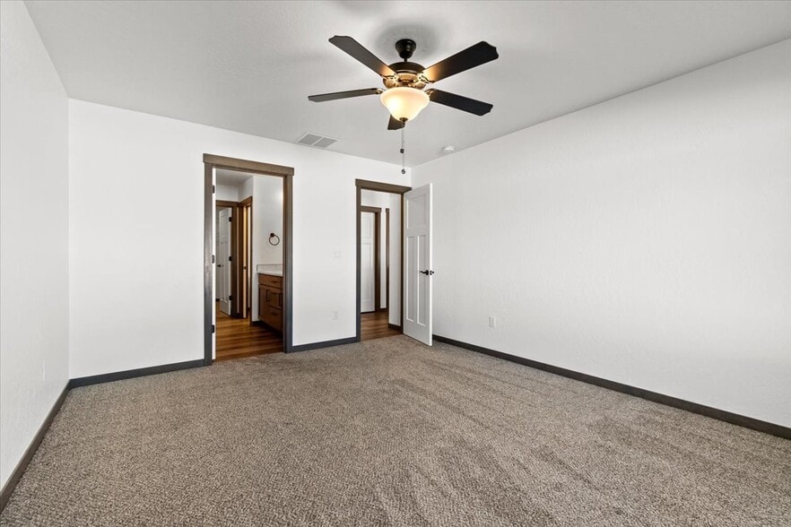 Building Photo - 316 W Grange Ave