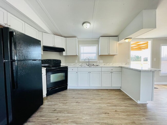 Building Photo - 2bd/2ba Renovated Mobile Home on a Perfect Country Lot Overlooking Farm Fields!