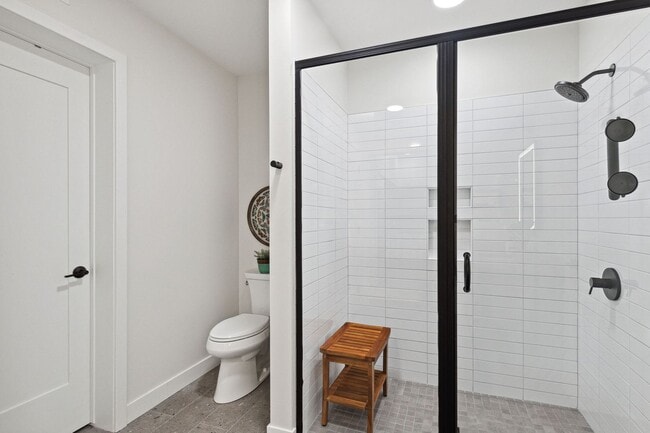 Building Photo - Hip Strip Furnished Condo in Reed Building $2,500 / Month - DATES NEGOTIABLE