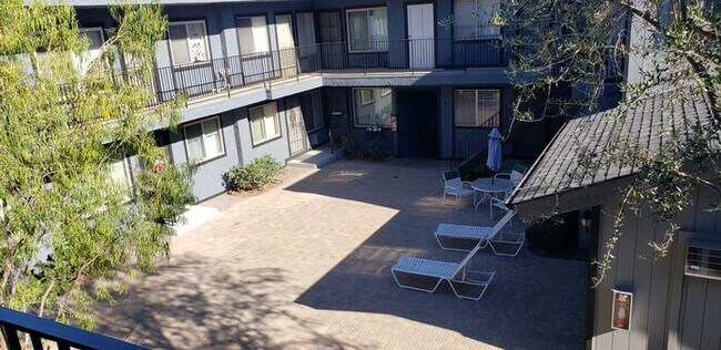 Building Photo - 1 Month Free Rent!!Renovated La Mesa Village 2BR/2BA Condo