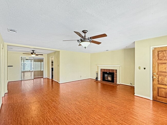 Building Photo - Charming 2 Bedroom House in Sacramento