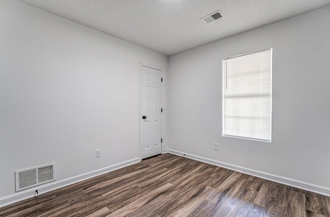 Building Photo - 2151 Kirby Pkwy