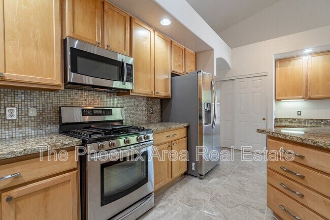Building Photo - 4663 S Oleander Dr