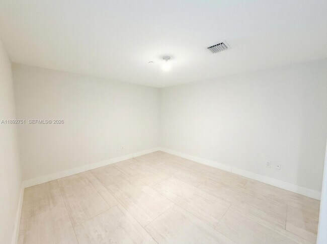 Building Photo - 400 Sunny Isles Blvd